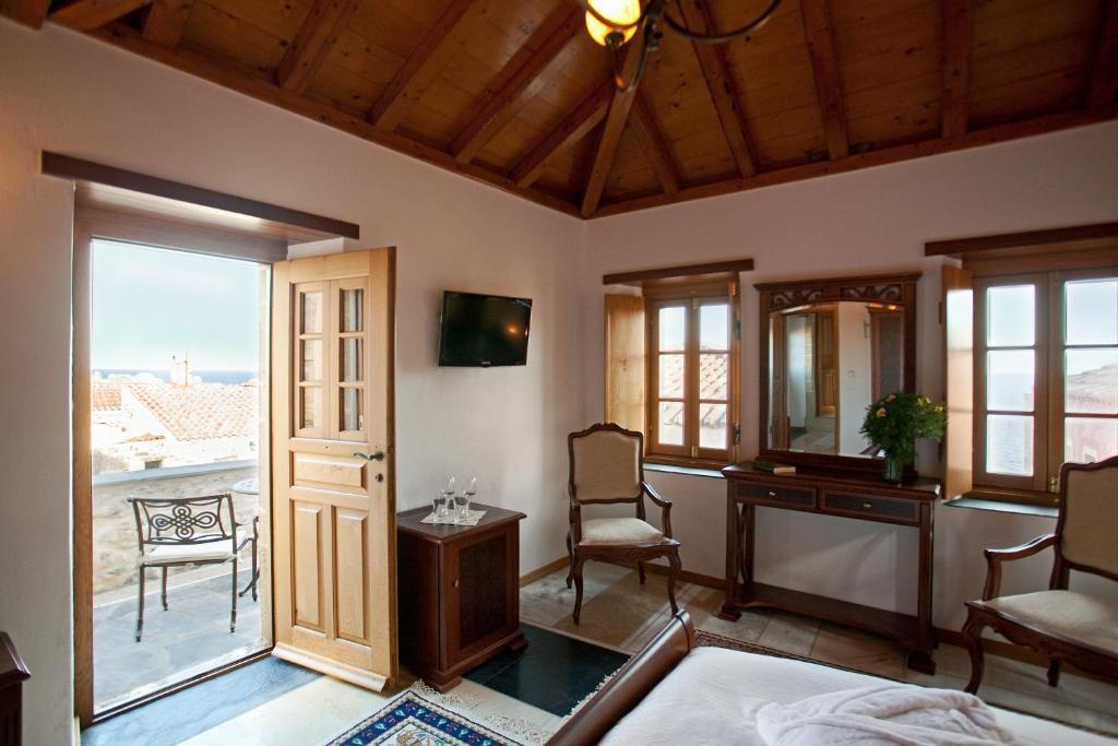 Likinia Hotel 4*