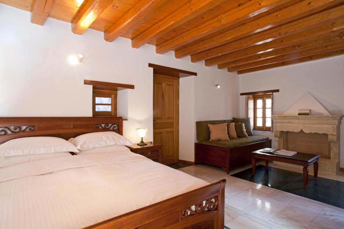 Hotel Likinia 4*